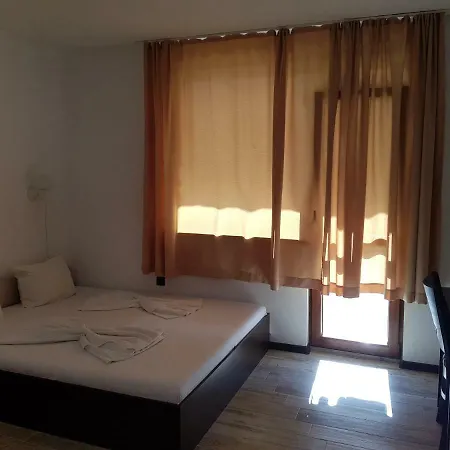 Vladimirov Gæstehus Primorsko